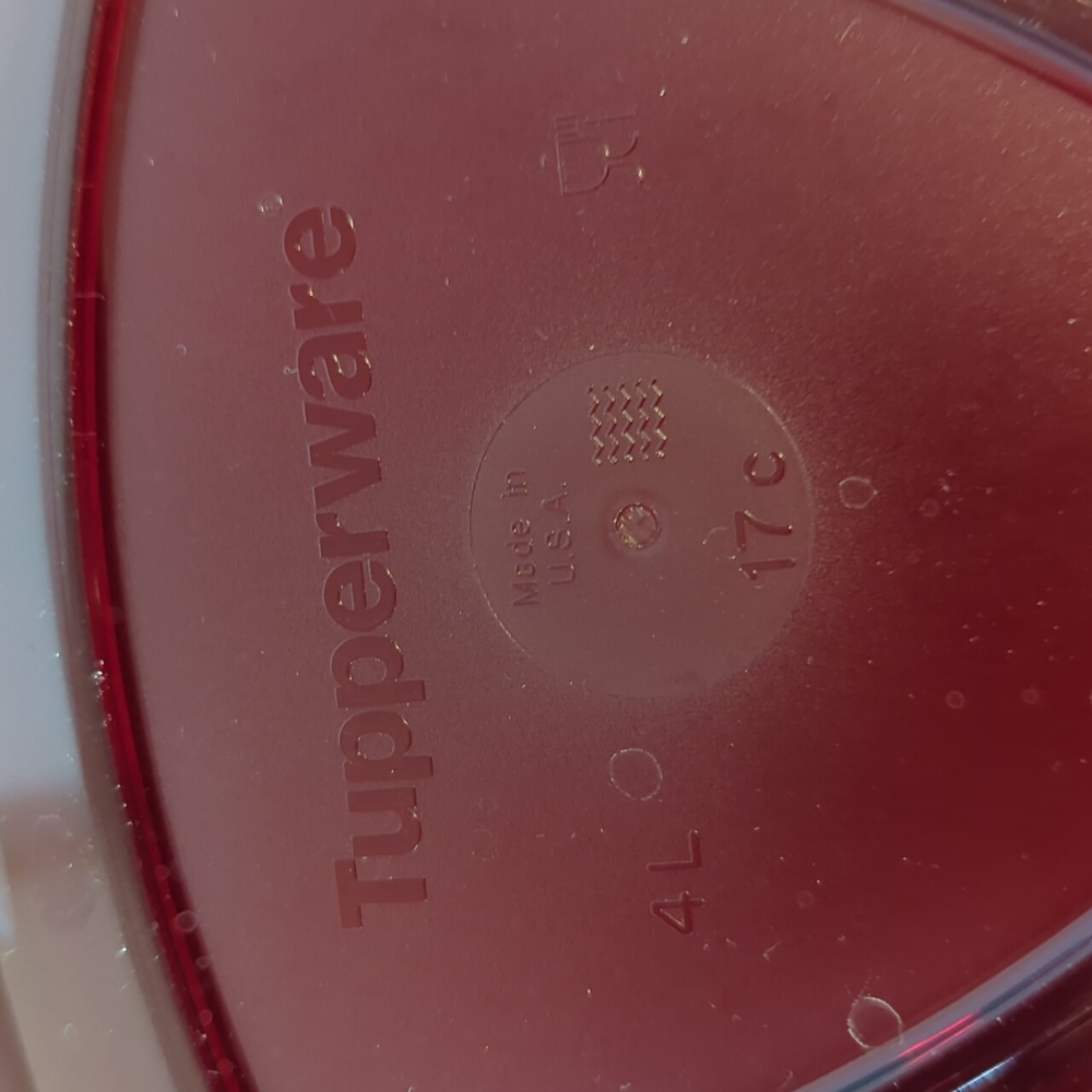 Tupperware Ice Prisms Bowls set of 4 and Ruby Red Triangle Bowl NEW - Picture 8 of 11